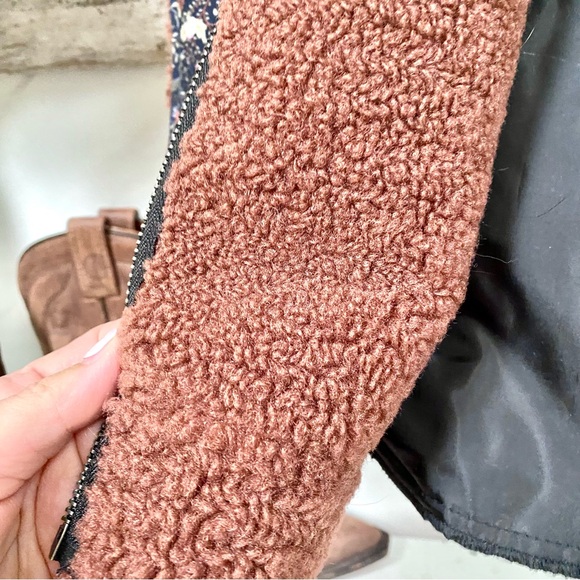 Farmhouse Teddy boho floral vest w prairie country peasant cabin vibe - Picture 5 of 12